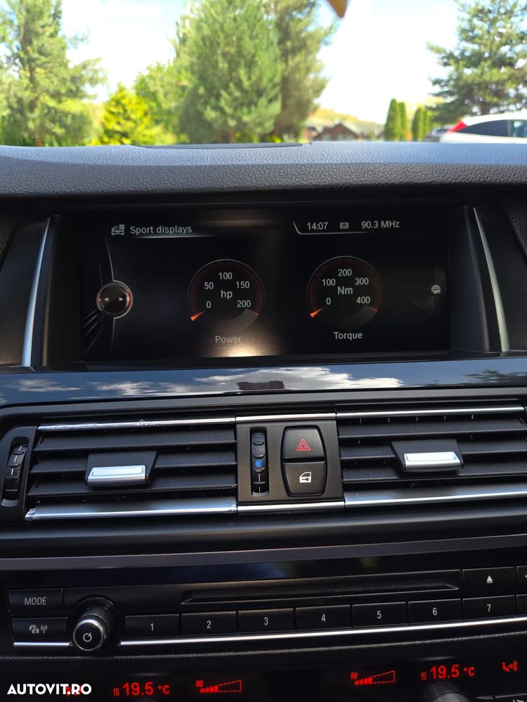 BMW Seria 5 520d Aut. - 33