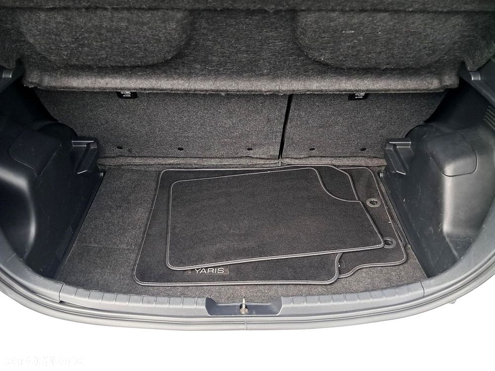 Toyota Yaris - 11