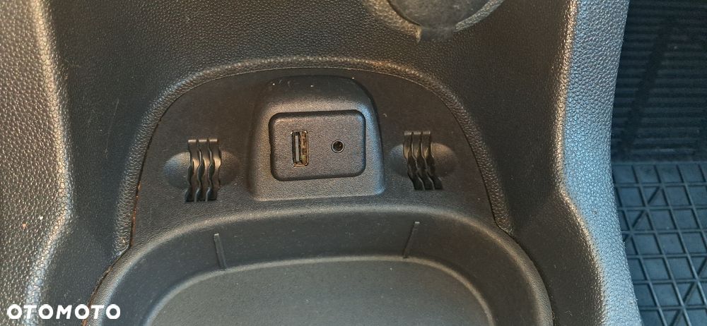 Opel Corsa 1.4 Enjoy - 8