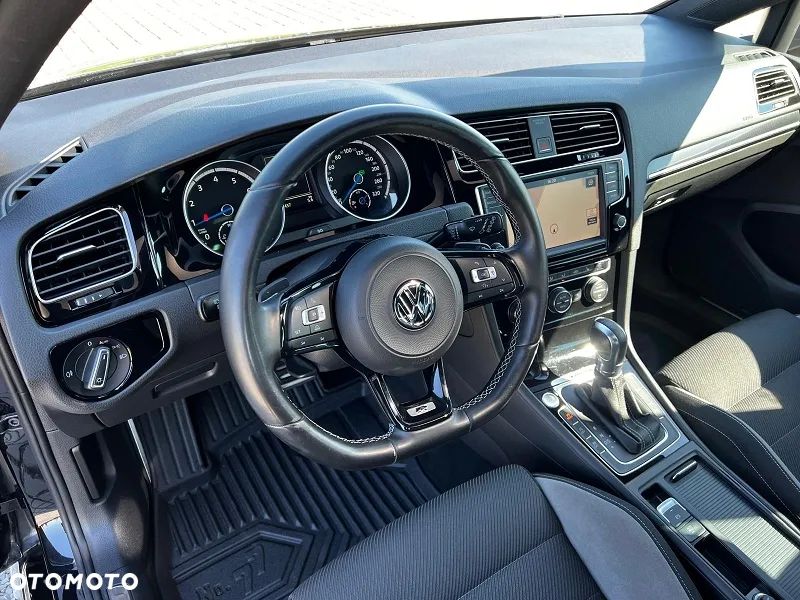 Volkswagen Golf R 4Motion BlueMotion Technology DSG - 26