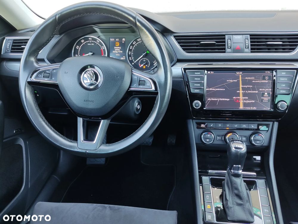 Skoda Superb 2.0 TSI 4x4 DSG Sportline - 33