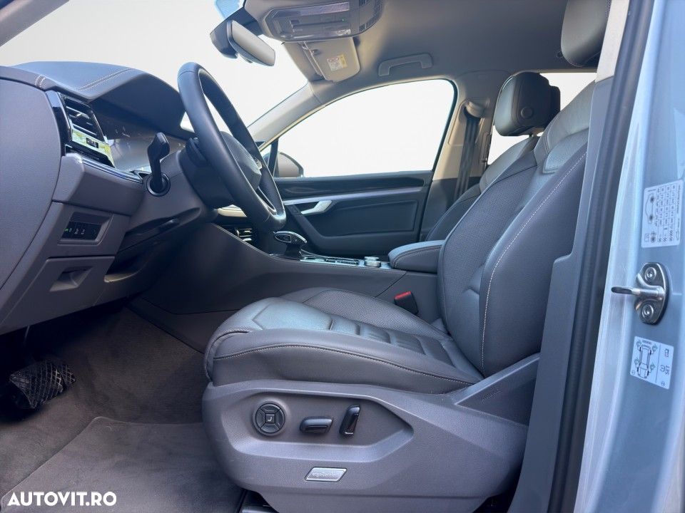 Volkswagen Touareg - 12