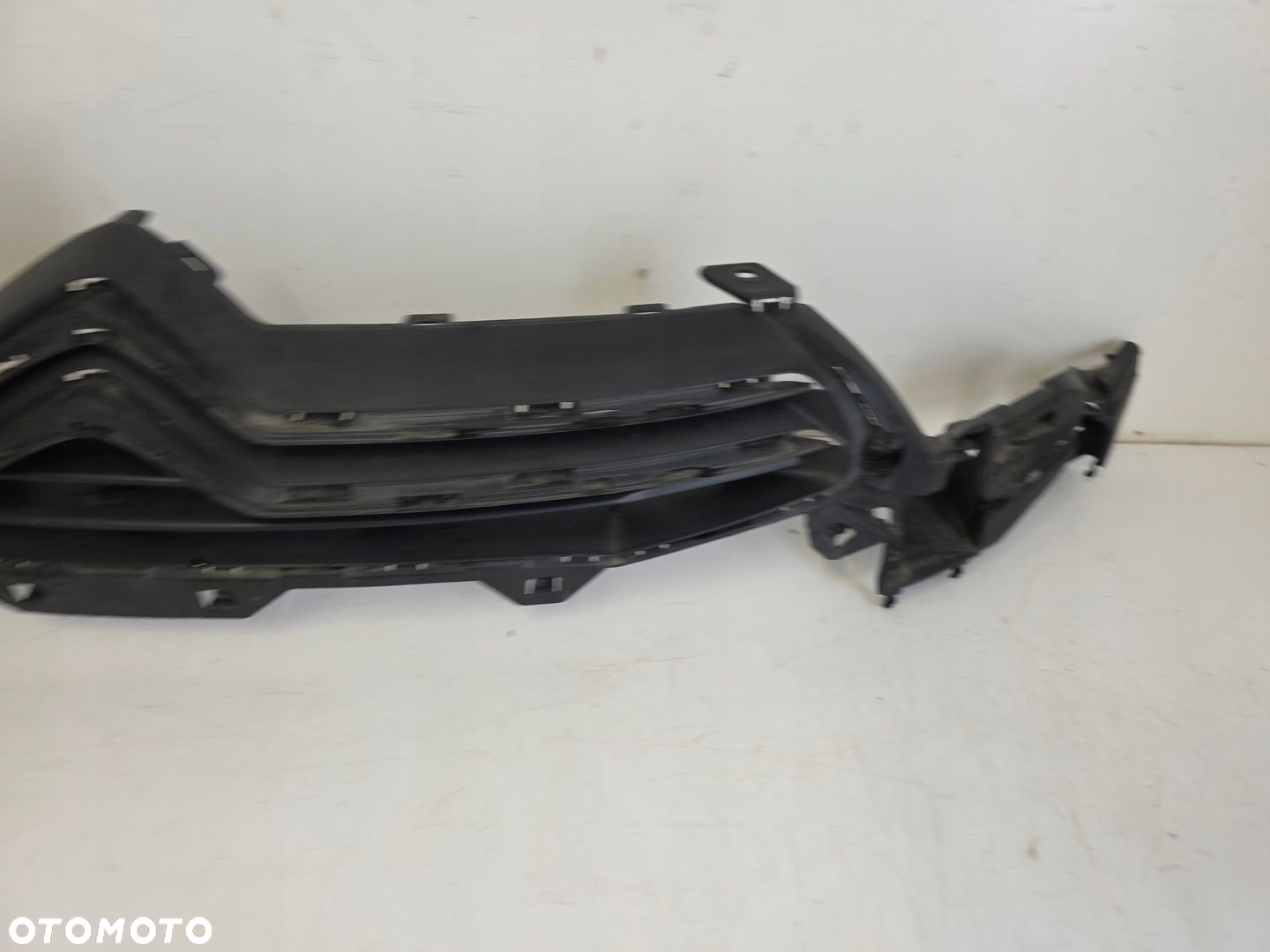 Grill atrapa zderzaka przód CITROEN C4 II 10- - 4