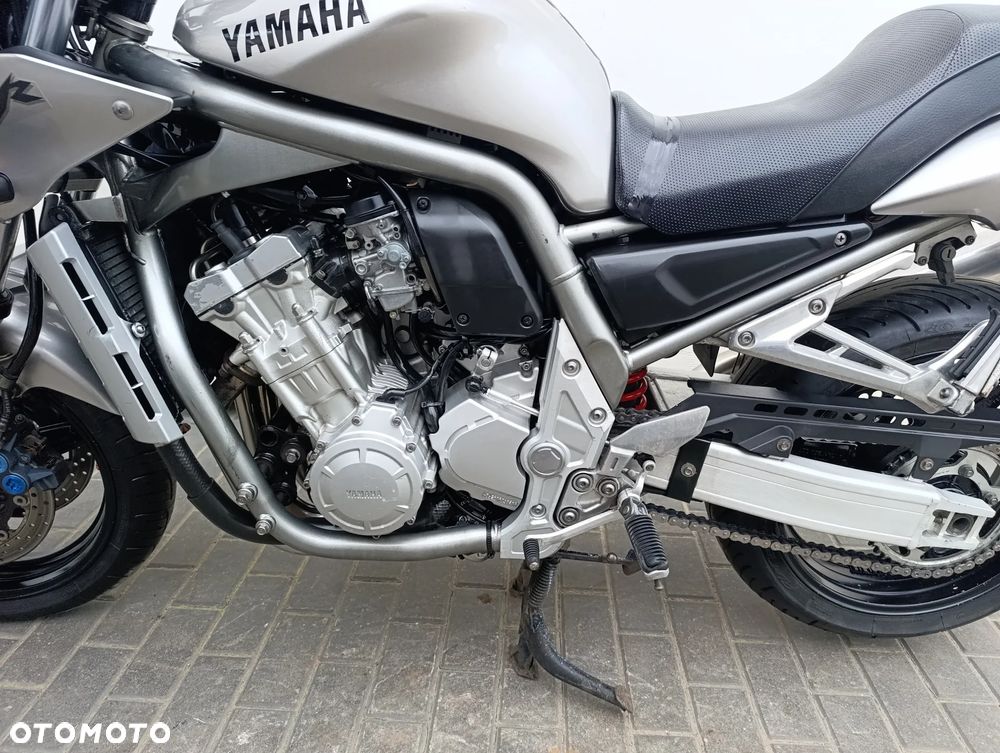 Yamaha FZS - 14
