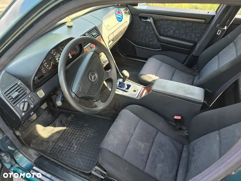 Mercedes-Benz Klasa C 180 Classic - 3