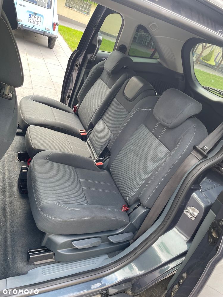 Ford Grand C-MAX - 21