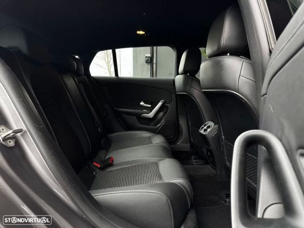 Mercedes-Benz CLA 180 - 43