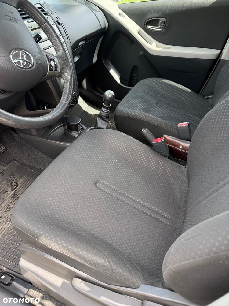Toyota Yaris 1.33 Business Edition - 13