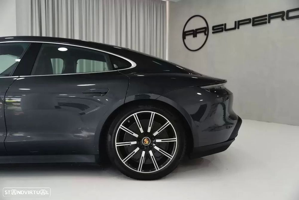 Porsche Taycan 4S — fotografia 10