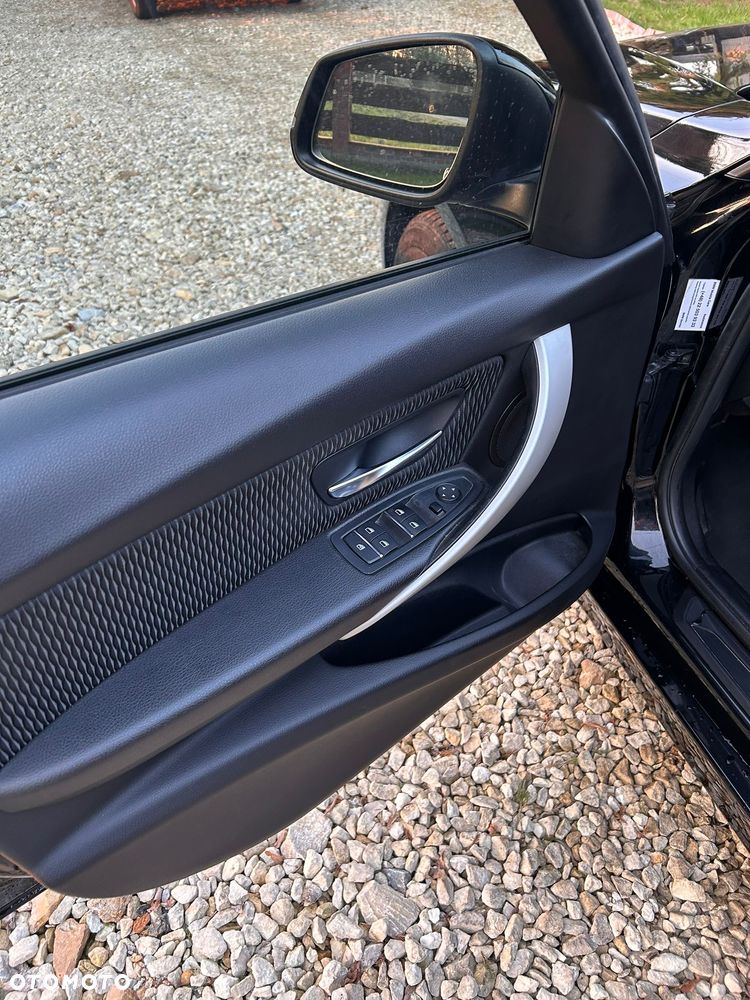 BMW Seria 3 318i - 6