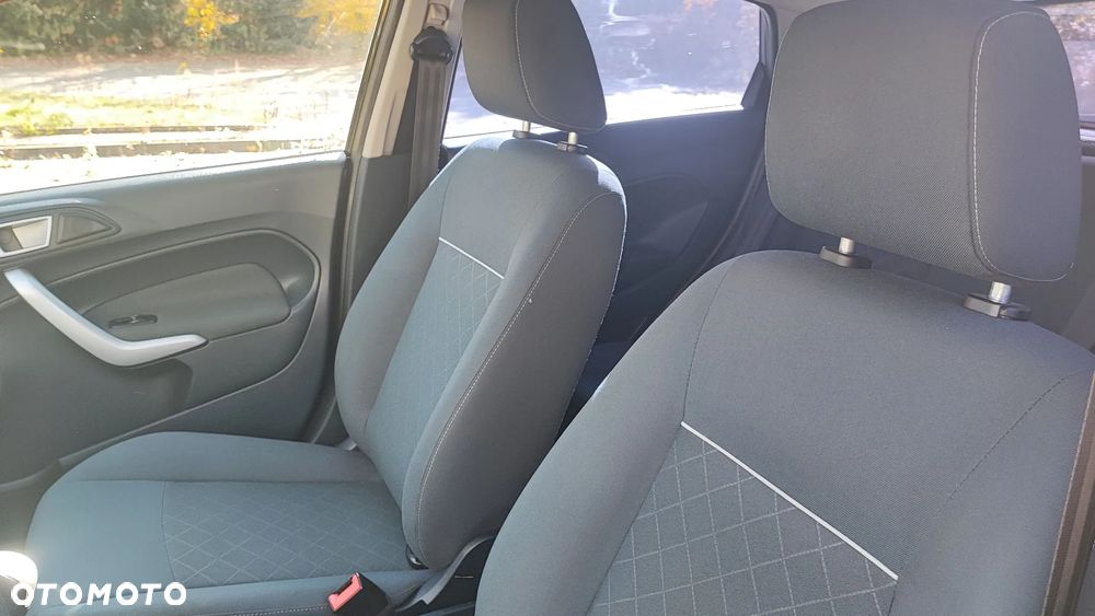 Ford Fiesta 1.25 Champions Edition - 29