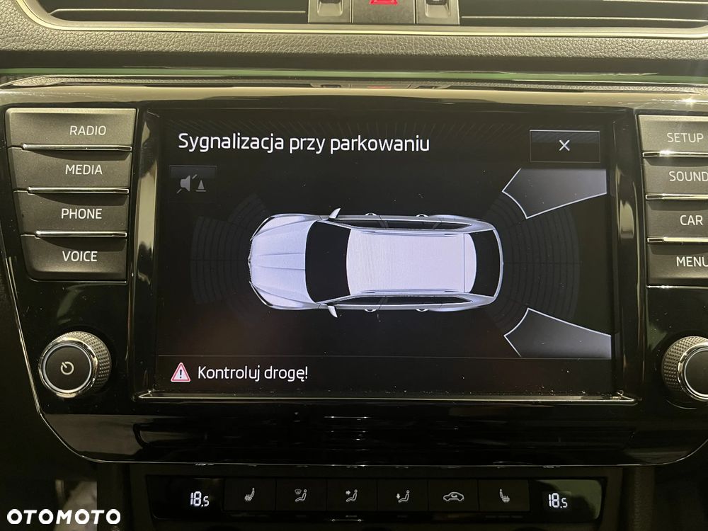 Skoda Superb 2.0 TDI Sportline DSG - 27