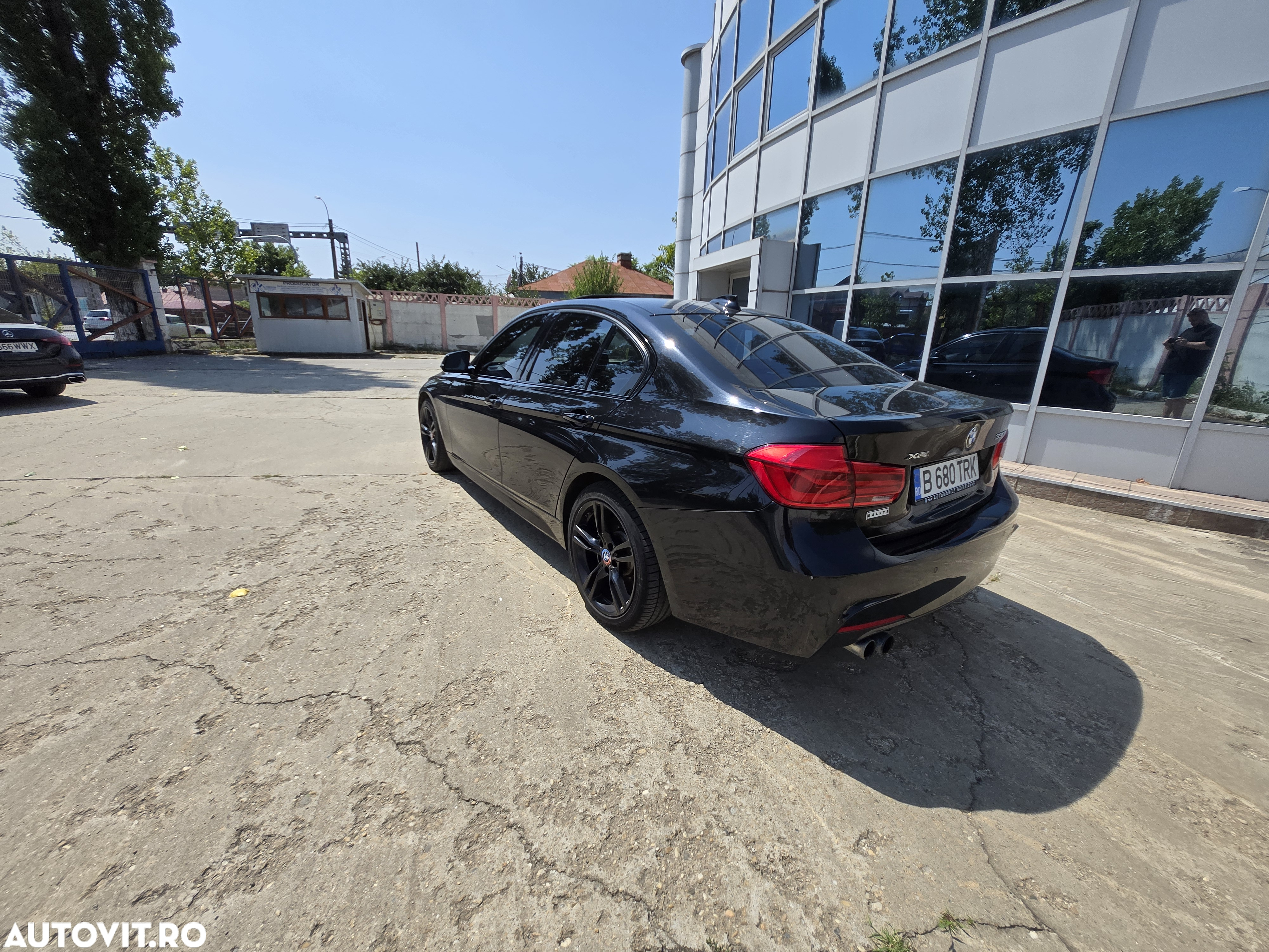 BMW Seria 3 330i xDrive AT M Sport - 15
