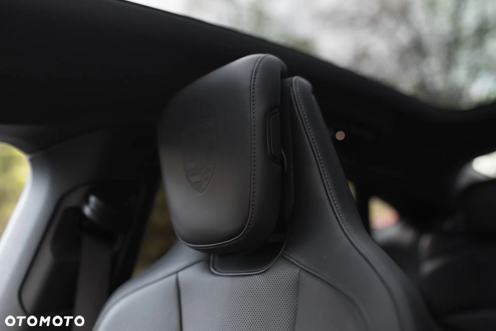 Porsche Taycan 105kWh 4S Performance Plus - 26