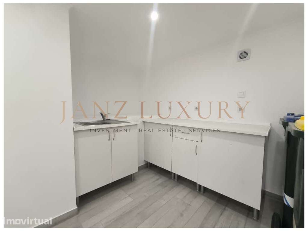 Espaço Renovado em Zona Privilegiada - Ideal para Escritório ou Ate... - Grande imagem: 5/18