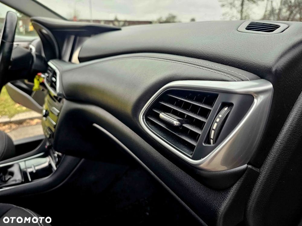 Infiniti Q30 1.6t Premium - 27