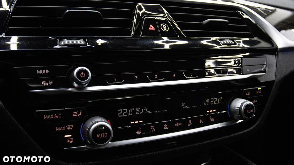 BMW Seria 5 520d xDrive Luxury Line - 19