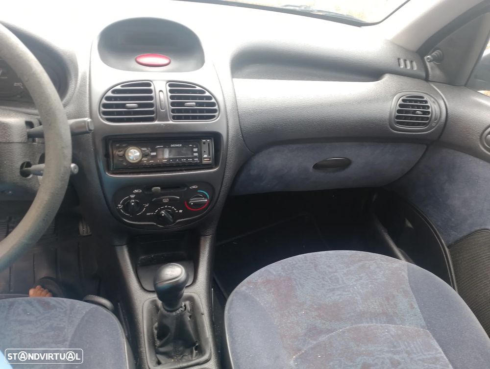 Peugeot 206 1.1 XR - 6
