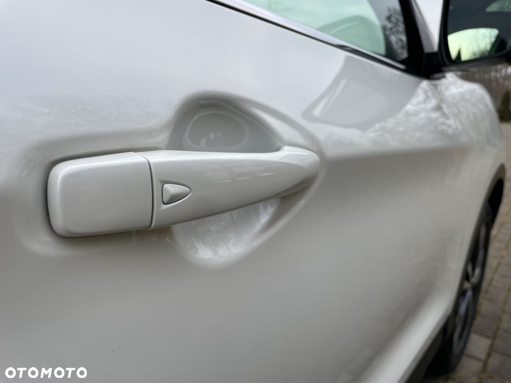 Nissan Qashqai 1.3 DIG-T Tekna+ - 26