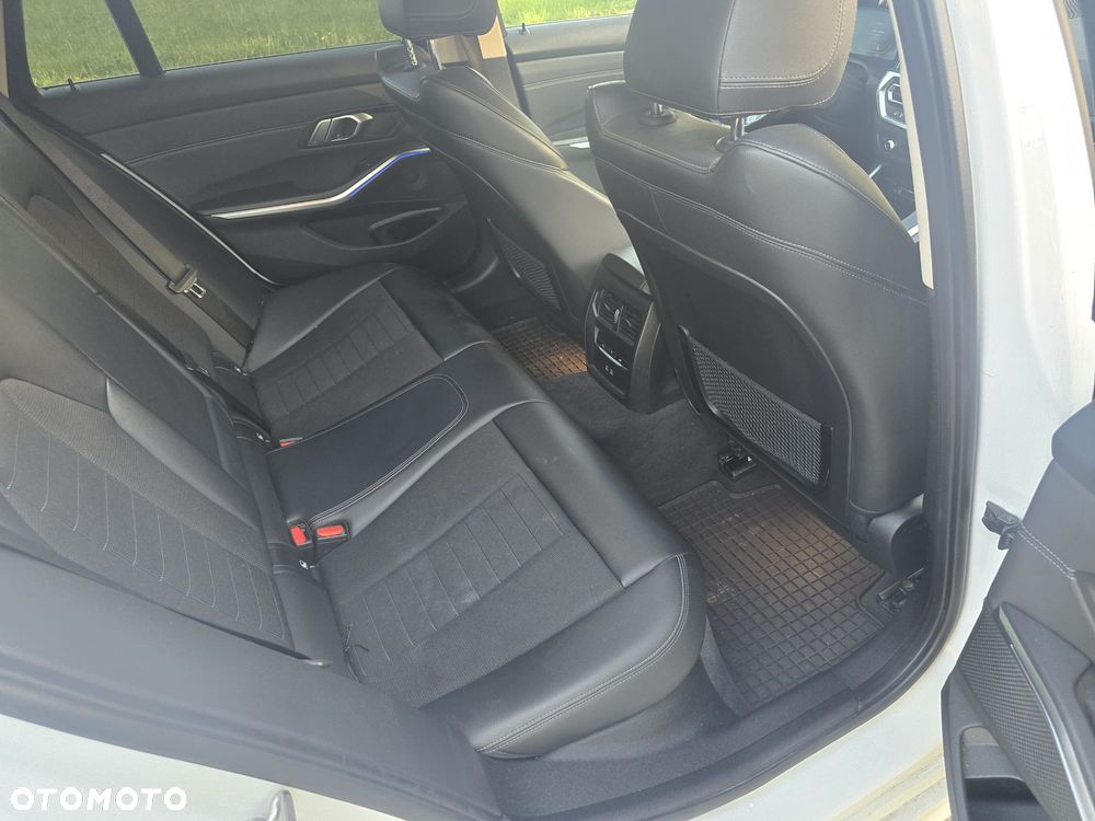 BMW Seria 3 320d mHEV M Sport - 10