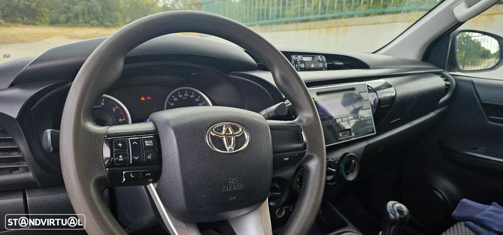 Toyota Hilux 2.4 D-4D 4WD CD CM - 7