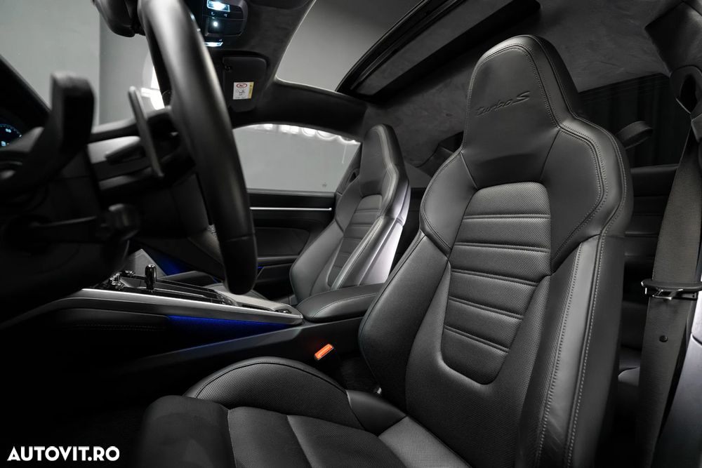 Porsche 911 911Turbo S - 24