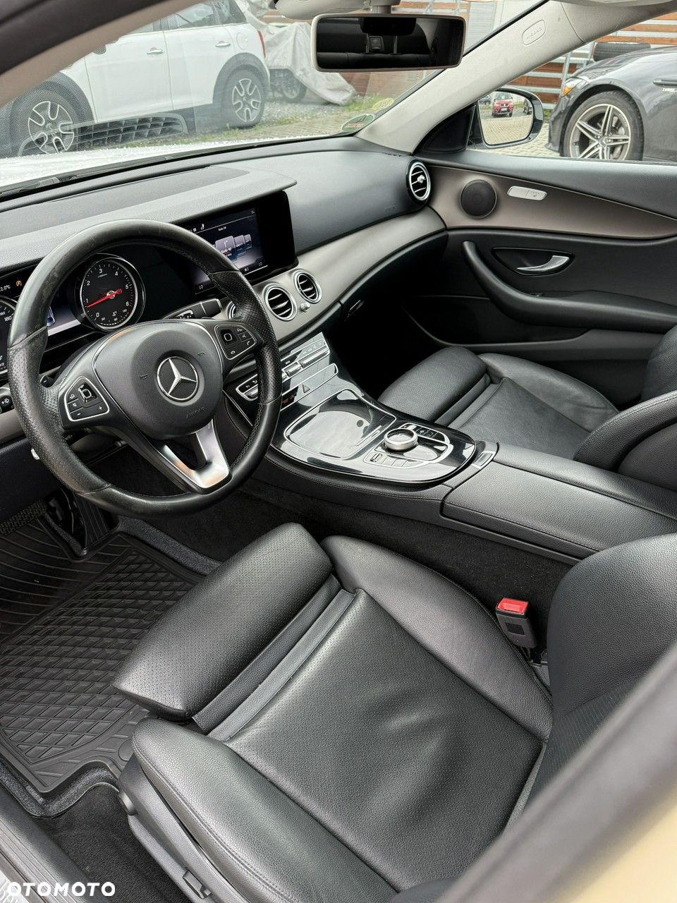Mercedes-Benz Klasa E 200 d 9G-TRONIC - 6