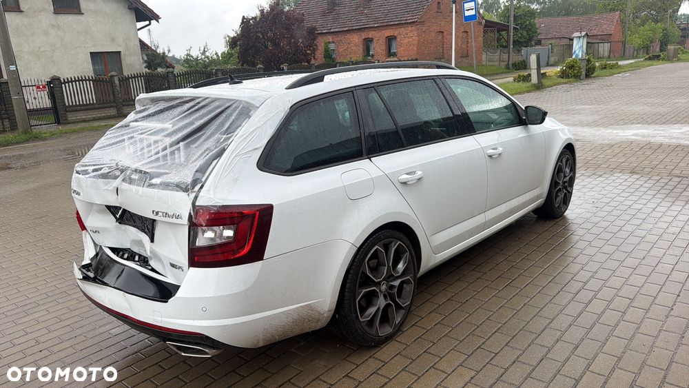 Skoda Octavia 2.0 TDI 4x4 DSG RS - 9
