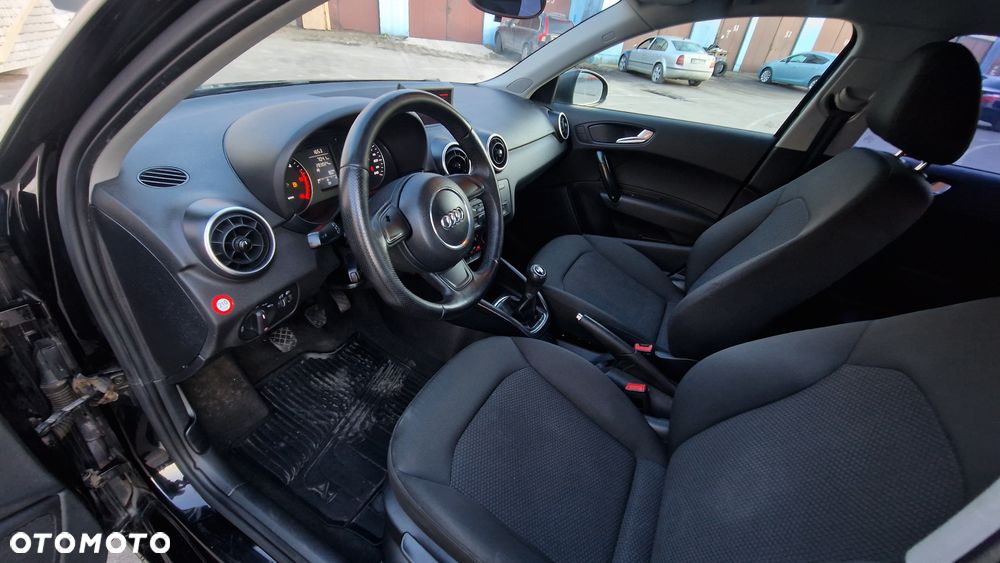 Audi A1 Sportback 1.6 TDI Attraction - 17