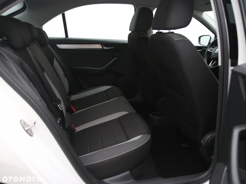 Skoda RAPID 1.4 TDI DPF Clever - 17