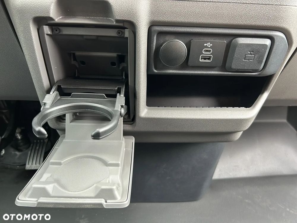 Volkswagen Transporter - 32