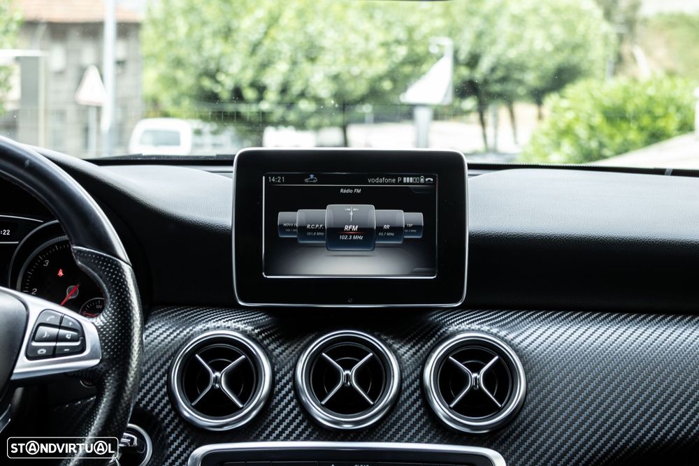 Mercedes-Benz A 180 d AMG Line - 34