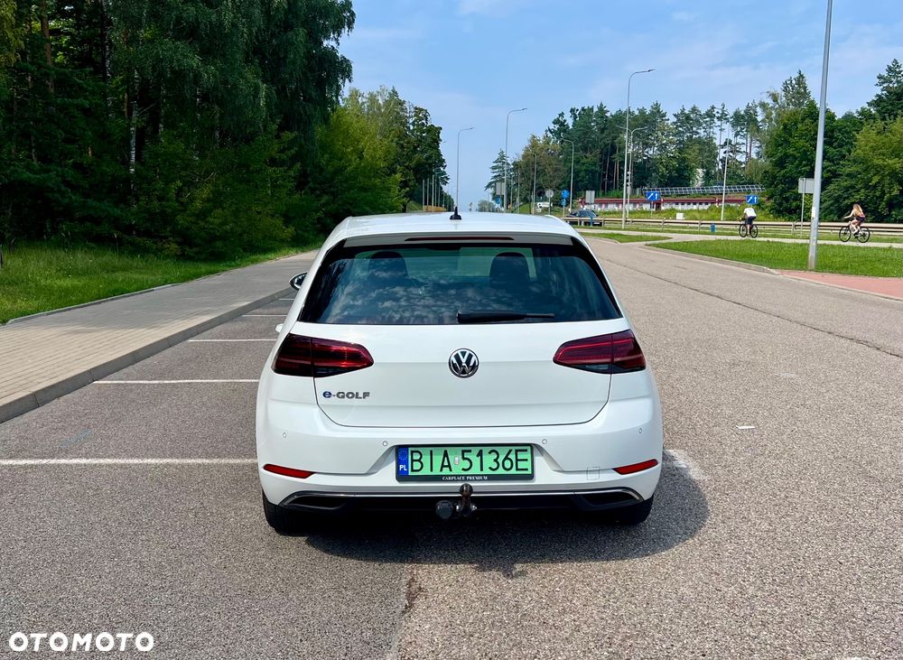 Volkswagen Golf - 6