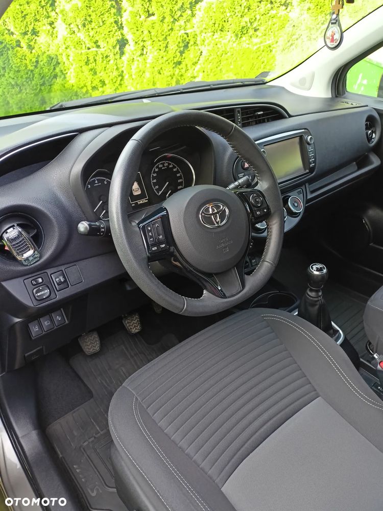 Toyota Yaris 1.5 Premium - 6