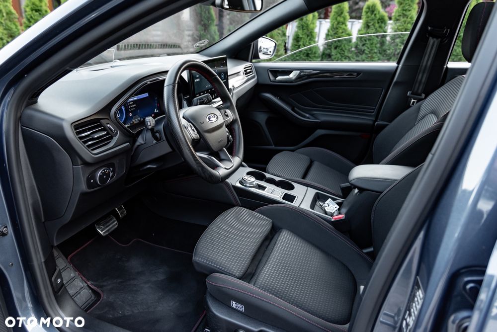 Ford Focus 1.5 EcoBlue Start-Stopp-System ST-LINE - 19