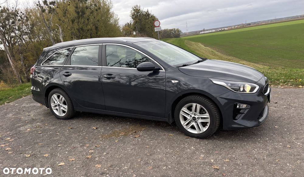 Kia Ceed - 11