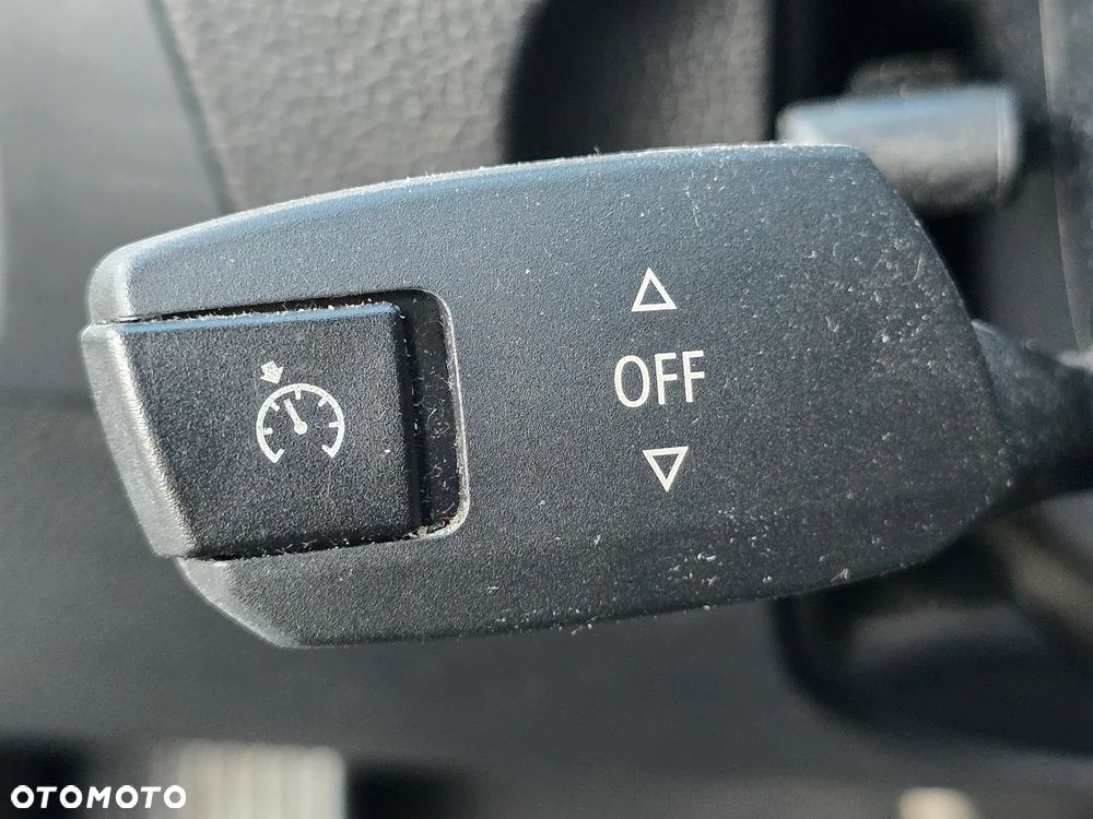 BMW Seria 3 318d DPF Edition Sport - 17