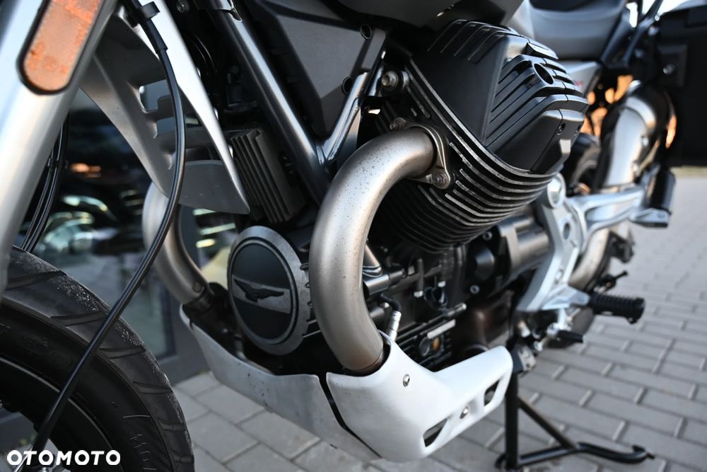 Moto Guzzi V85 - 22