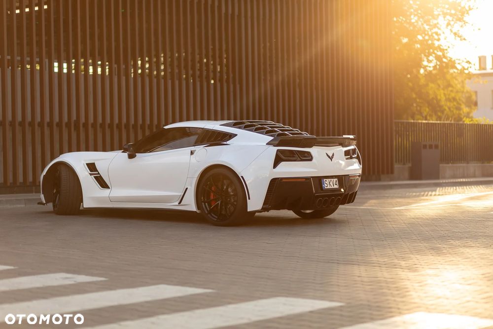 Chevrolet Corvette - 19