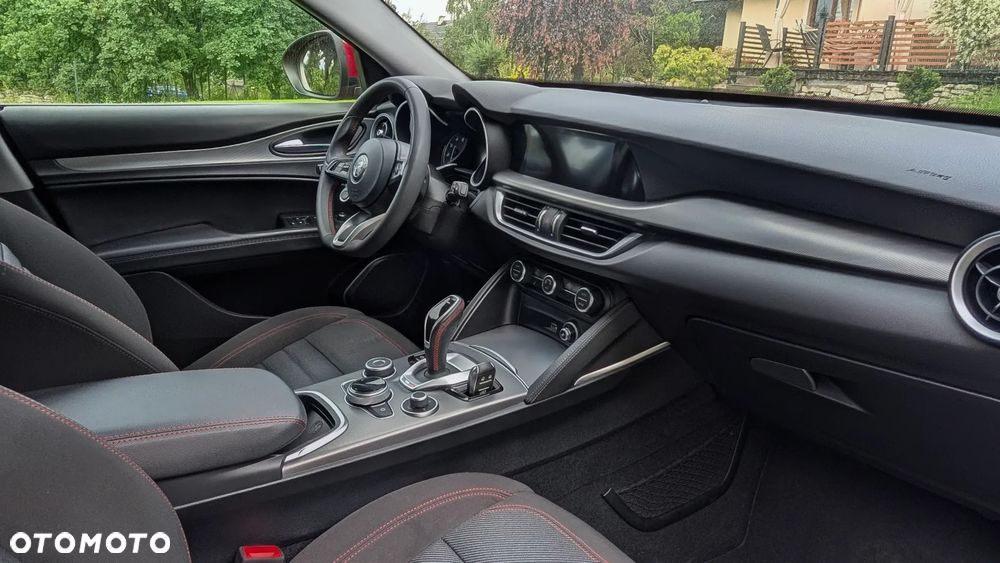 Alfa Romeo Stelvio 2.0 Turbo Q4 - 8