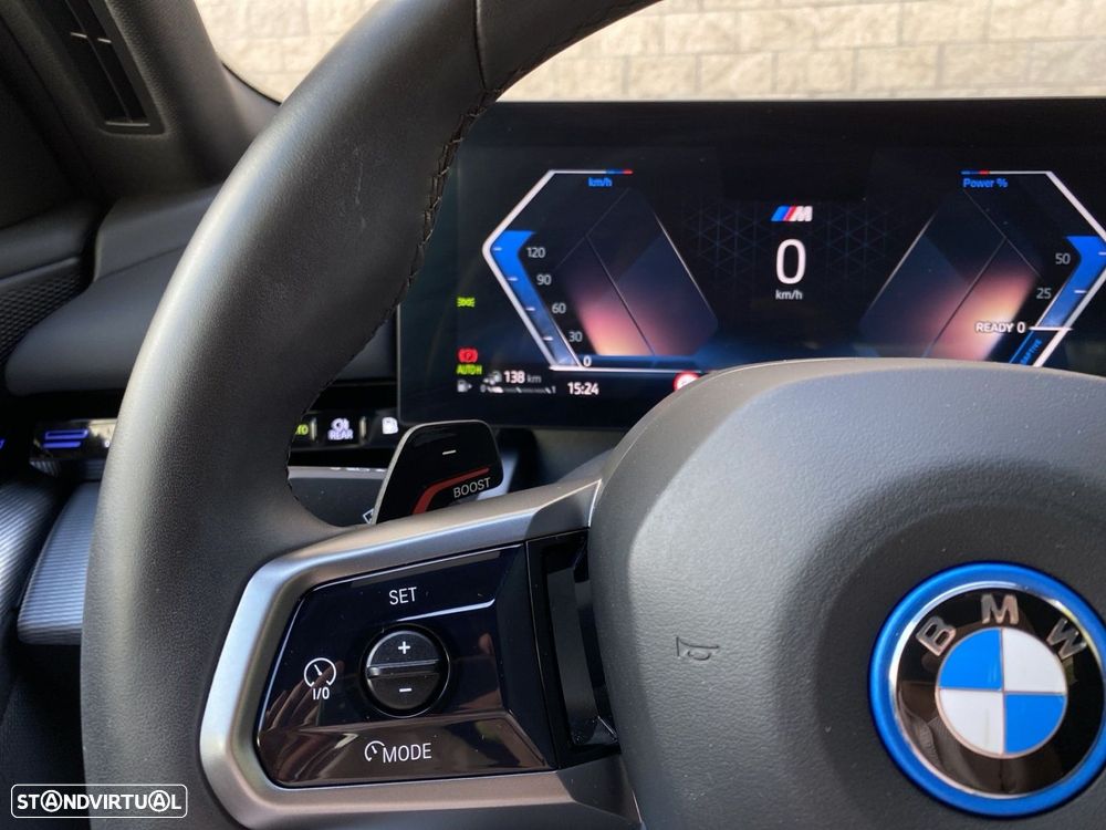 BMW 530 e Pack Desportivo M - 8