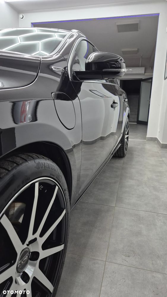 Volvo V60 D6 AWD Plug-in Hybrid Summum - 9