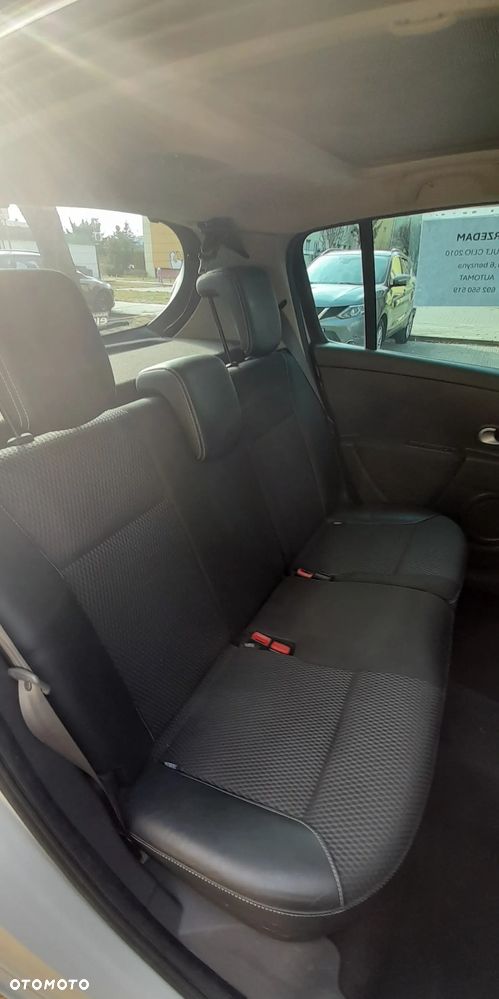 Renault Clio 1.6 16V Dwudziestka - 11