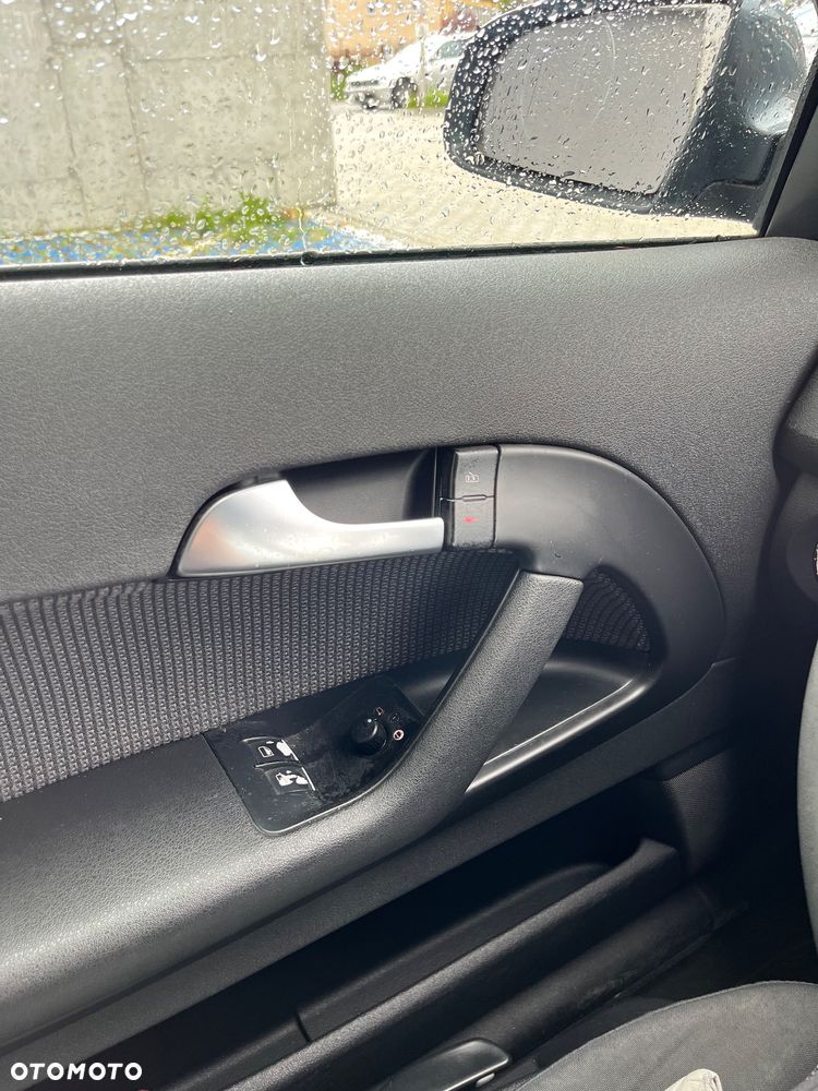 Audi A3 3-drzwiowe 1.6 Ambiente - 11