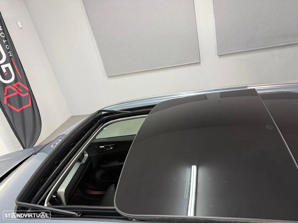 Volvo XC 60 2.0 T8 PHEV Plus Bright AWD - 27