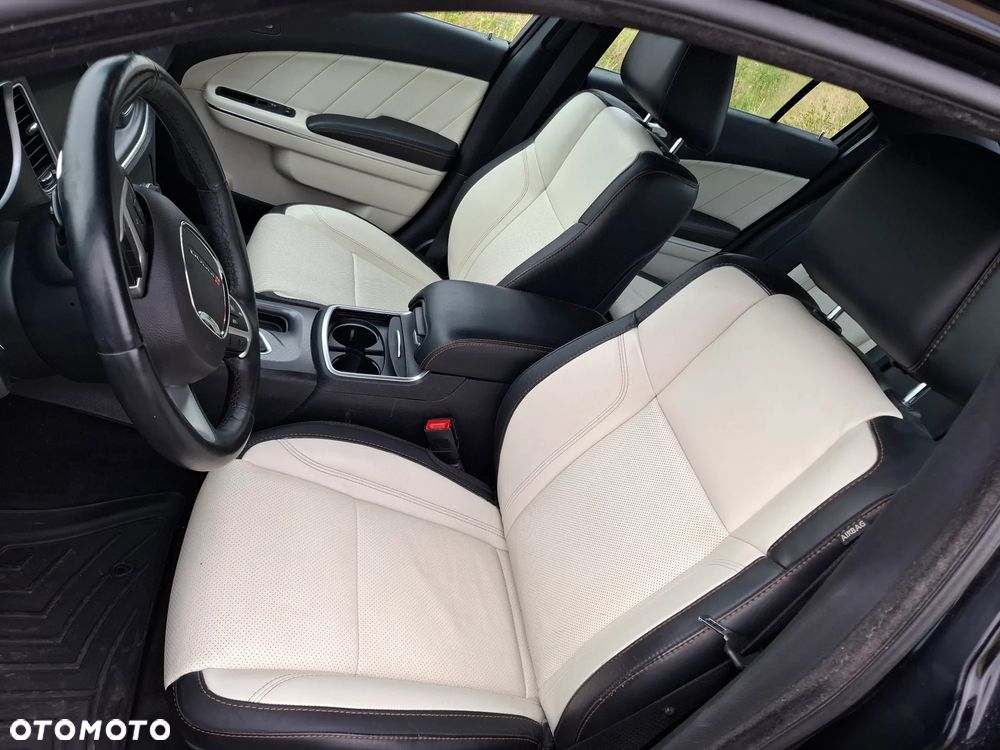 Dodge Charger 3.6 GT - 12