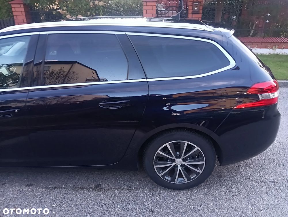 Peugeot 308 SW BlueHDi 120 EAT6 Stop & Start Allure - 27
