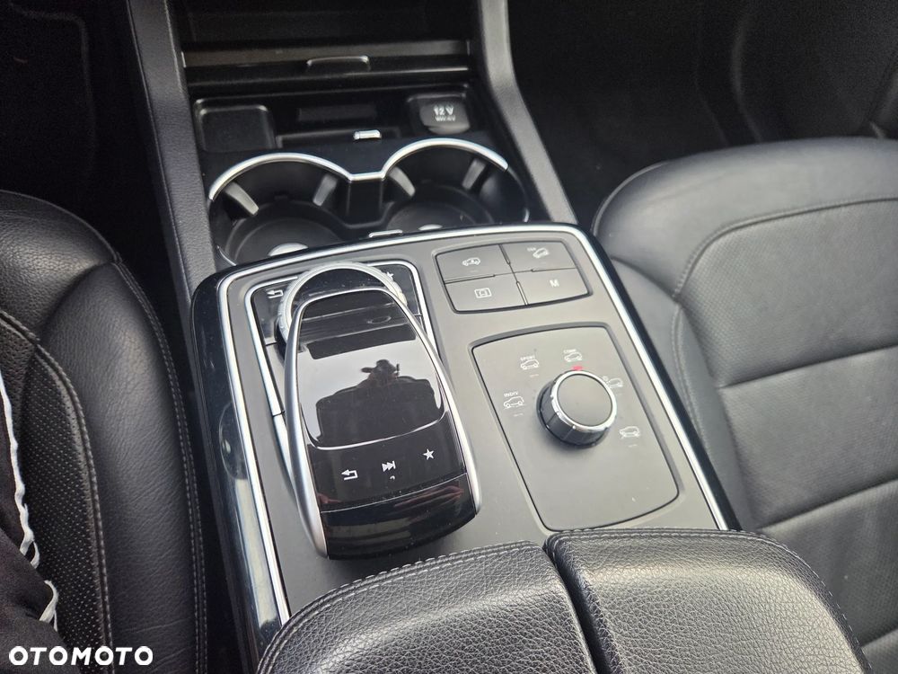 Mercedes-Benz GLE - 31