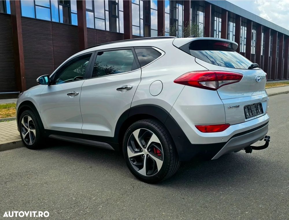 Hyundai Tucson 2.0 CRDI 4WD Automatik Premium - 27