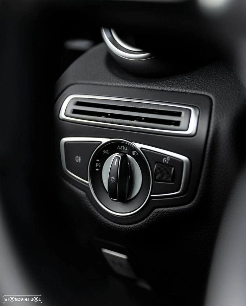 Mercedes-Benz C 300 e AMG Line - 15